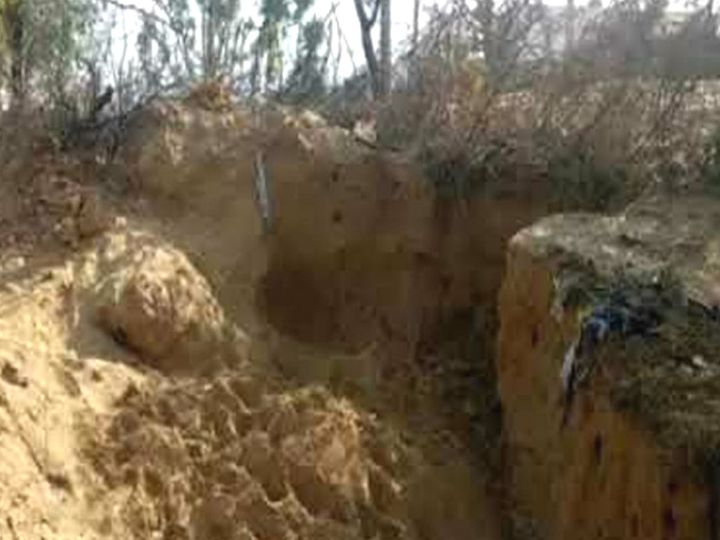 जमीन धँसी, मिट्टी खोदने गए चार बच्चों की मौत
