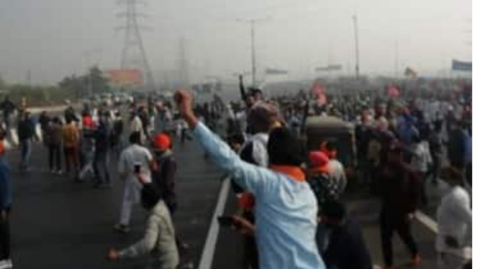 भारत बंद: यूपी गेट पर भीम आर्मी के वर्कर्स पर लाठीचार्ज, जयपुर में BJP-कांग्रेस कार्यकर्ताओं में हाथापाई
