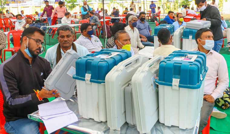 5 राज्यों में वोटों की गिनती: बंगाल में तृणमूल की हैट्रिक, लेकिन खुद ममता नंदीग्राम से पिछड़ रहीं, राज्य में 49 साल में दूसरी बार ऐसे नतीजे
