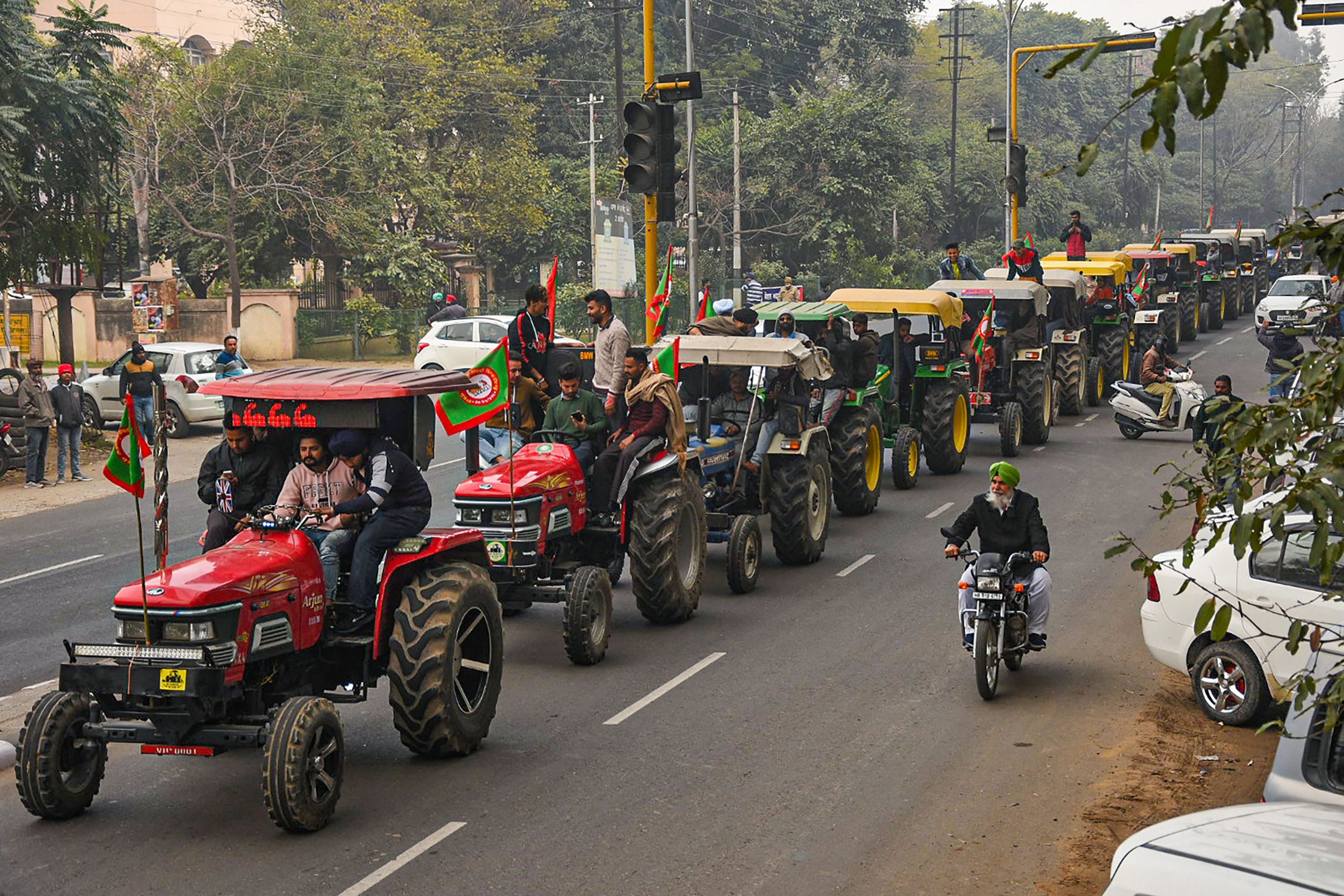 ट्रैक्टर परेड: किसानों का दावा- परेड की मंजूरी मिली, 5 रास्तों से दिल्ली में दाखिल होंगे