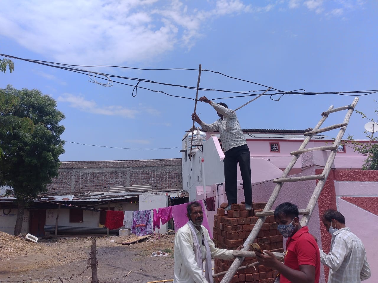 कायथा :  विद्युत कार्यालय राम भरोसे, दिन-रात हो रही बत्ती गुल से क्षेत्र के नागरिक परेशान