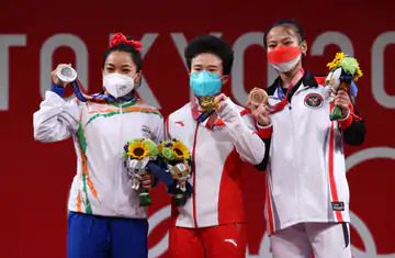 गोल्ड में बदल सकता है मीराबाई का मेडल: वेटलिफ्टिंग में सोना जीतने वाली चीनी एथलीट होउ पर डोपिंग का शक