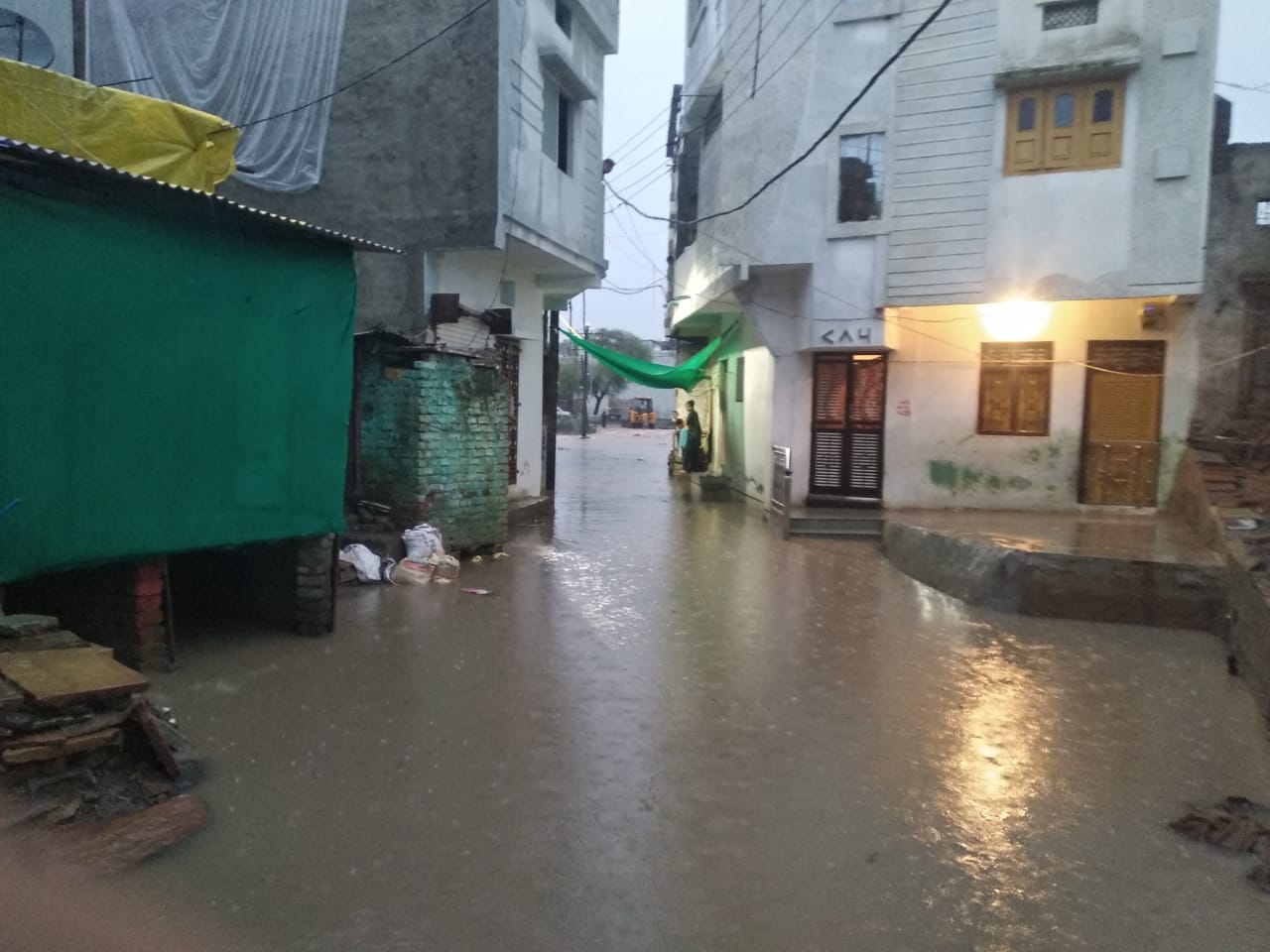 नलखेड़ा: भारी बारिश से जनजीवन अस्त व्यस्त, घरों में भरा पानी