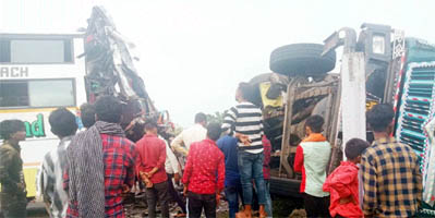 पेटलावद-थांदला मार्ग पर दुर्घटना में 2 की मौत, 63 घायल, 17 गंभीर
