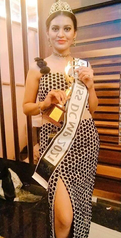 उज्जैन की ईशिता ने अपने नाम किया मिस एमपी डीसी इंडिया का खिताब