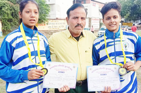 कृष्णा विश्वकर्मा और नेहा सोलंकी ने स्टेट कुश्ती में जीते पदक