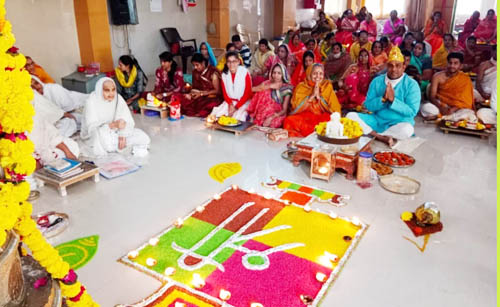 जैन समाज में 32 जोड़ों ने किया महालक्ष्मी पूजन