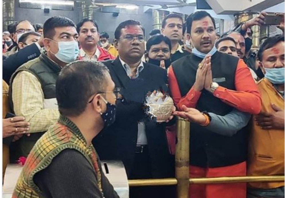 केंद्रीय मंत्री ने मोदी के लिए महाकाल मंदिर में कराया महामृत्यंजय जाप