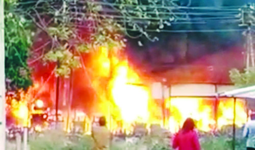 कोठी में अपर आयुक्त कार्यालय में लगी आग