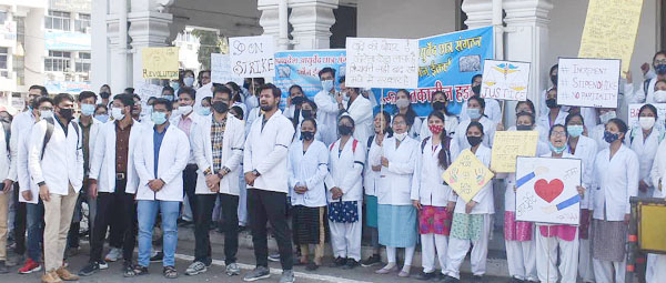 ayurved doctors protest ujjain