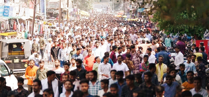 हजारों समर्थकों के साथ जीवन सिंह शेरपुर ने जावरा से निर्दलीय भरा नामांकन