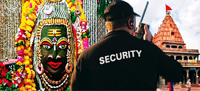 महाकाल मंदिर में सुरक्षा गार्ड ही चुरा रहे थे लड्डू प्रसाद के पैकेट